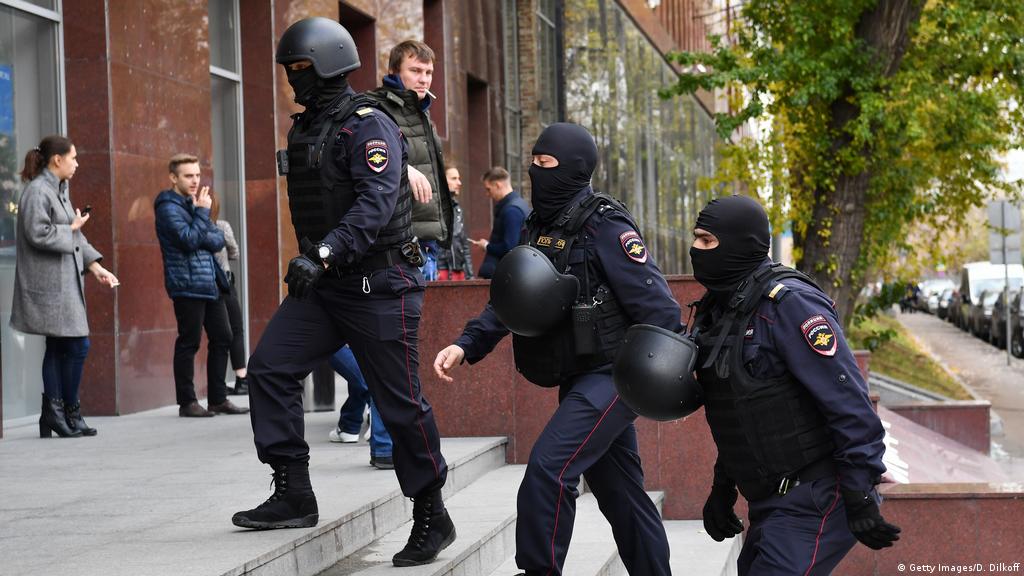 Russian police raid opposition anti-corruption group | News | DW |  15.10.2019