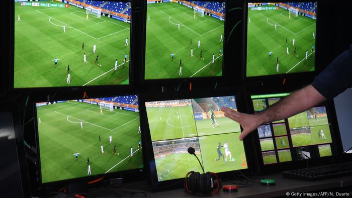 Opinion Var Has Stolen Football S Soul Sports German Football And Major International Sports News Dw 19 10 19