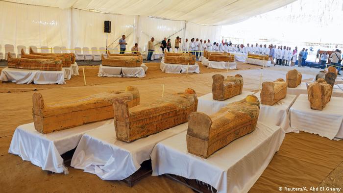 30 sarcófagos en la antigua necrópolis de Luxor.