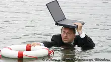 Manager steht Wasser bis zum Hals | Verwendung weltweit