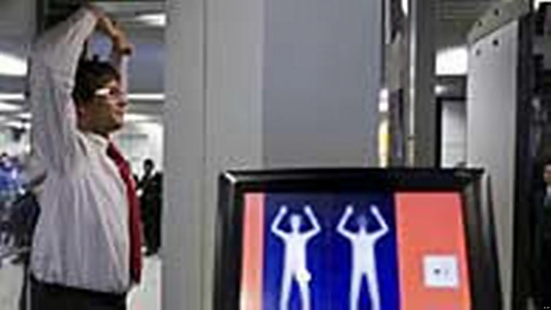 Got weapons? Nude body scanners easily defeated