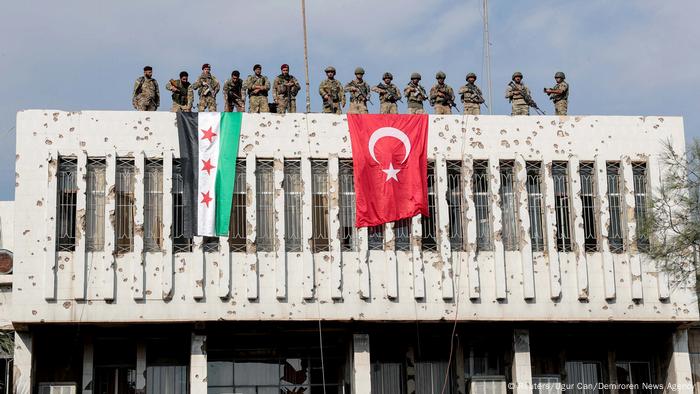 Syrian Kurds Begin Withdrawal Accuse Turkey Of Violating Truce News Dw 24 10 2019