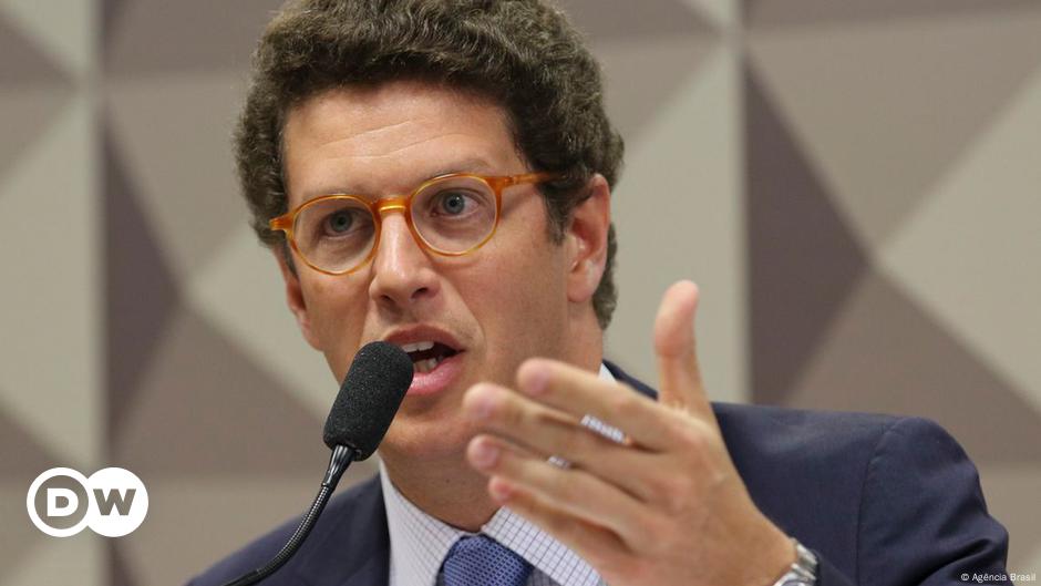 Ricardo Salles é alvo de operação da Polícia Federal