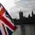 Großbritannien Flagge & Houses of Parliament in London