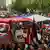 Демонстранты с флагами Чили в Сантьяго