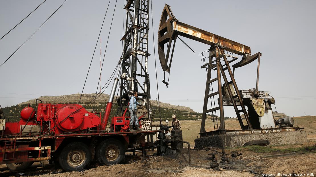 Suriye'nin kuzeydoğusundaki önemli petrol sahaları Kürtlerin kontrolünde bulunuyor.