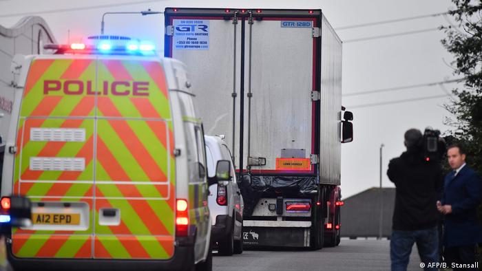 Großbritannien Grays 39 Tote in LKW-Container entdeckt