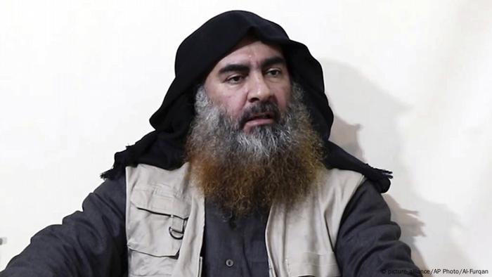 Abu Bakr al-Bagdadi (picture-alliance/AP Photo/Al-Furqan)