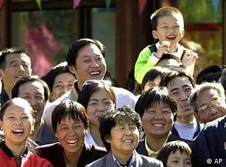 中国国家统计局公布最新人口统计数字：中国人口数量近13.4亿