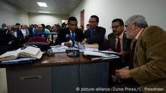 Foto de abogados querellantes, incluidos David Morales, en el caso de El Mozote.