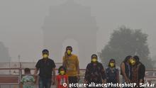 Extreme smog in India's capital, Delhi (picture-alliance/Photoshot/P. Sarkar)