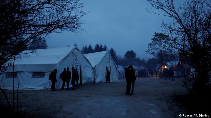 The camp at dusk (Foto: Reuters/M. Djurica)