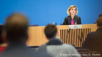 Υπερβολική χρήση οδηγεί σε εθισμό, προειδοποιεί η εντεταλμένη της γερμανικής κυβέρνησης Ντανιέλα Λούντβιχ