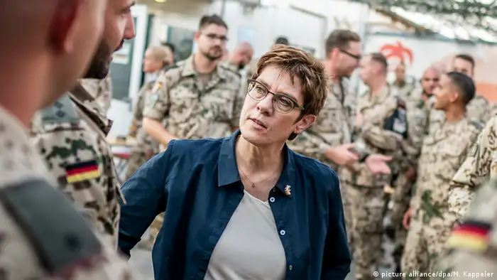 Nordirak l Verteidigungsministerin Annegret Kramp-Karrenbauer (CDU) will die Bundeswehr im Ausland stärken