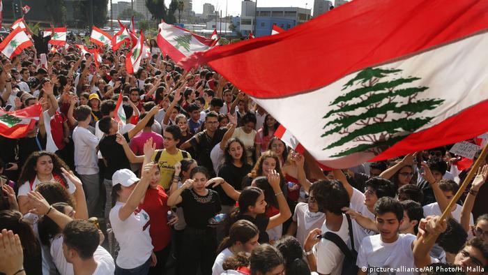 Libanon Proteste (picture-alliance/AP Photo/H. Malla)