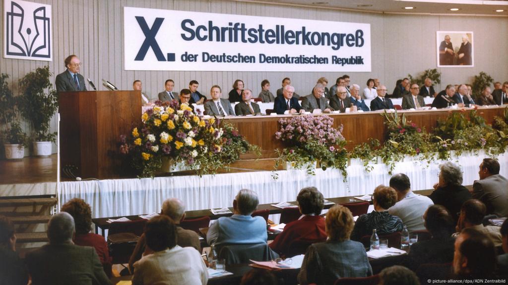 Angepasst Umstritten Aufmupfig Die Wichtigsten Autoren Der Ddr Literatur Bucher Dw 09 11 2019