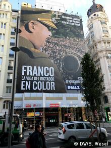 Afiche de un documental sobre la vida de Franco en Madrid.
