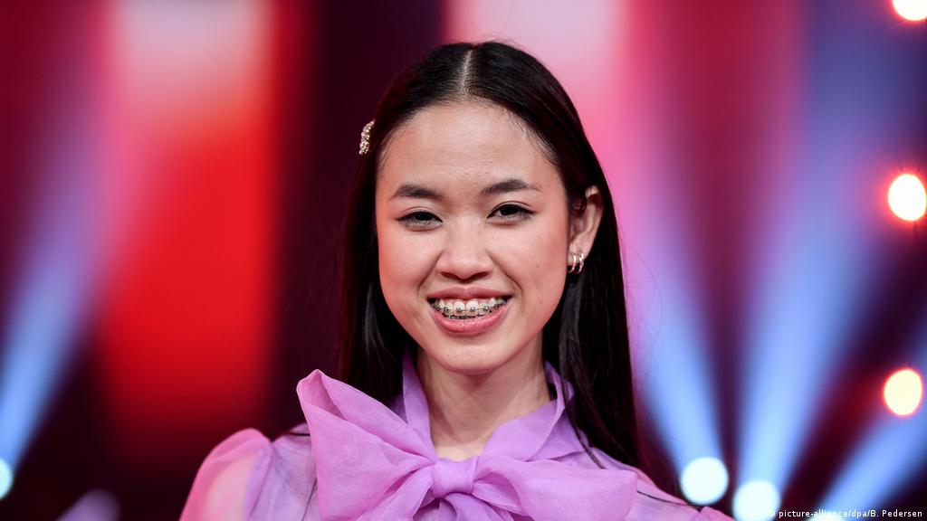 Memukau Sejak Awal Claudia Emmanuela Santoso Juarai The Voice Of Germany Indonesia Laporan Topik Topik Yang Menjadi Berita Utama Dw 11 11 2019