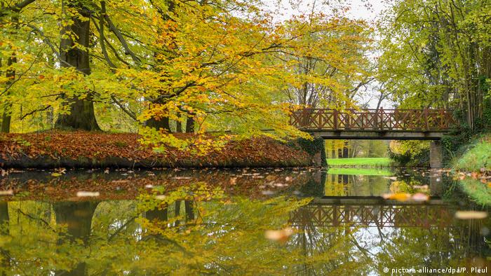 Otoño en el parque Fürst Pückler en Branitz. Otoño en el parque Fürst Pückler en Branitz.