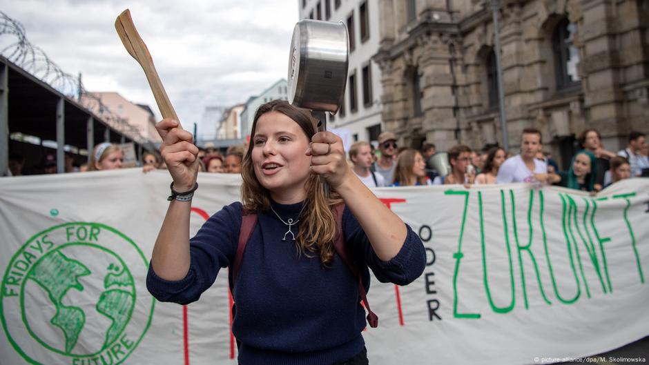 German Government Would Rather Save The Coalition Than The Climate Says Activist Environment All Topics From Climate Change To Conservation Dw 18 11 2019