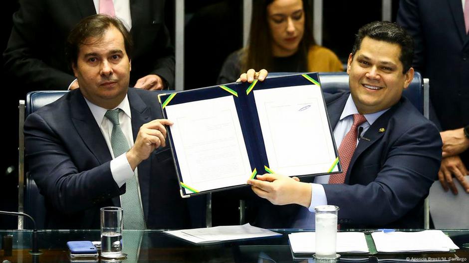 Congresso Promulga Reforma Da Previdencia Noticias E Analises Sobre Os Fatos Mais Relevantes Do Brasil Dw 12 11 2019