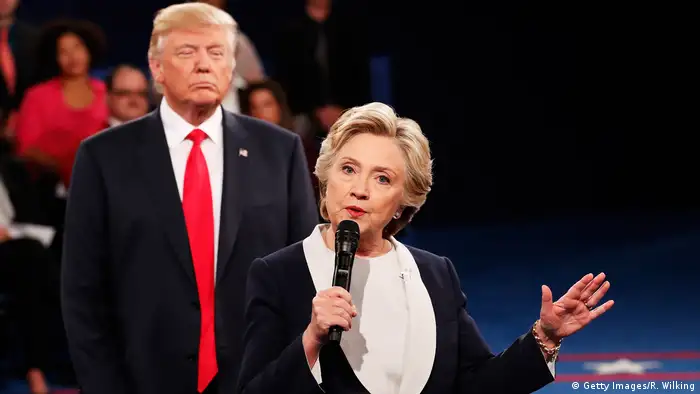 USA Präsidentschaftswahlkampf Debatte 2019 Trump hinter Clinton (Getty Images/R. Wilking)