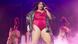 Lizzo auf der Bühne mit Backgroundsängerinnen Lizzo auf der Bühne mit Backgroundsängerinnen
