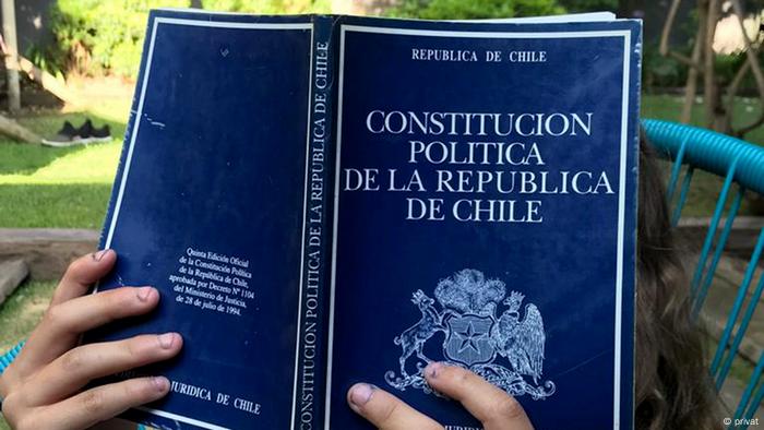 Constituciones latinoamericanas: frecuente recambio y sello propio | Las  noticias y análisis más importantes en América Latina | DW | 22.10.2020