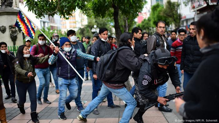 Disturbios callejeros en La Paz este 13 de noviembre de 2019.