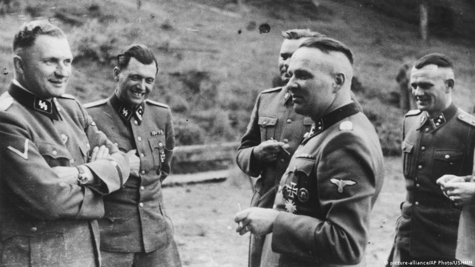 Zločinci iz Aušvica: Mengele je drugi sleva (1944)
