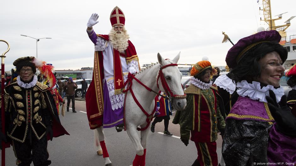 Defending 150 Years Of Black Pete In The Netherlands Dw 11 19 2013 Defending 150 Years Of Black Pete In The Netherlands Dw 11 19 2013