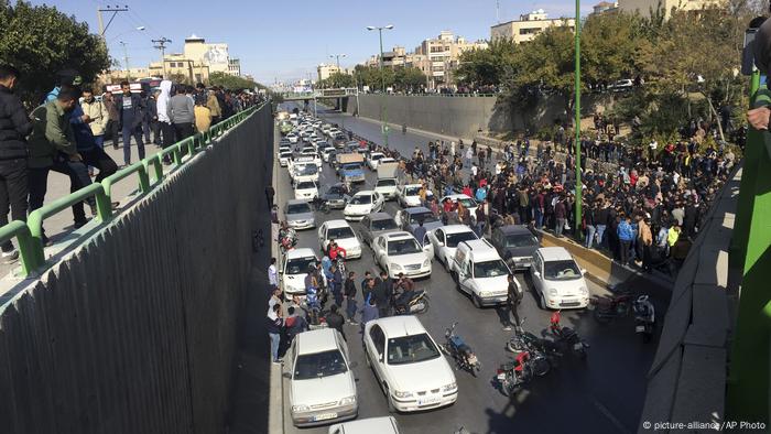 Iran Benzinpreiserhöhung & Proteste in Isfahan