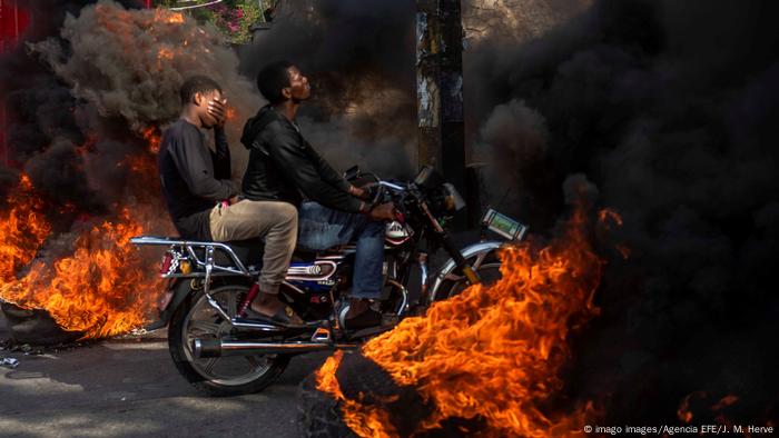 Haiti Marks 10 Years Since Devastating Earthquake News Dw 12 01 2020 [ 394 x 700 Pixel ]