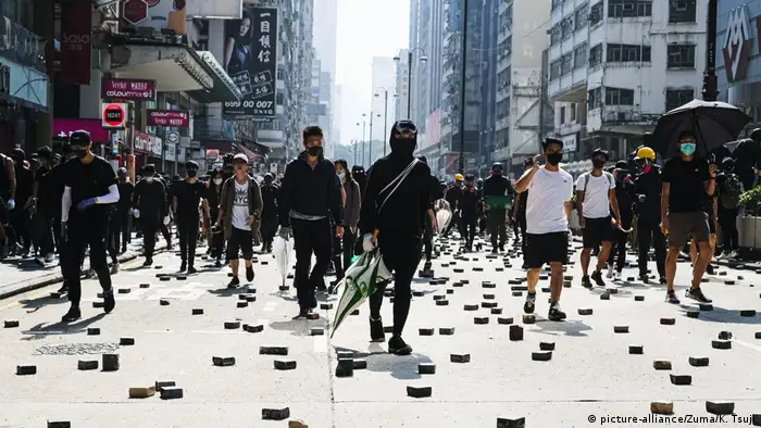 Hongkong Antiregierungsproteste Maskierte Demonstranten