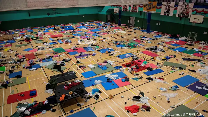 Hongkong Anti-Regierungs Proteste | Sporthalle als Schlafraum