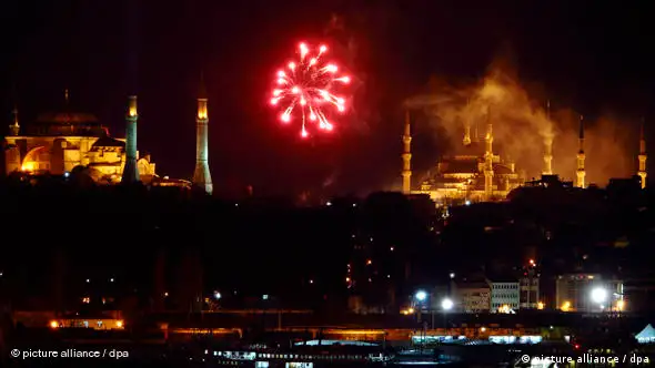 Feuerwerk über Hagia Sophia in Istanbul