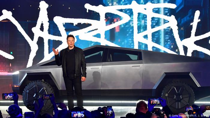 Tesla получила 200 тысяч заказов на новую модель Cybertruck | Новости  автомобилестроения в Германии | DW | 25.11.2019