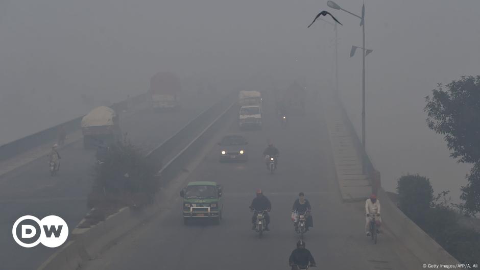 Pakistan: How Lahore's Smog Is Harming Residents – DW – 12/07/2021