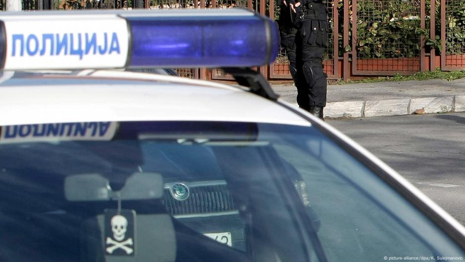 Kako saznaje DW, najpre je policija tražila da razgovara s odgovornim licima u tim organizacijama