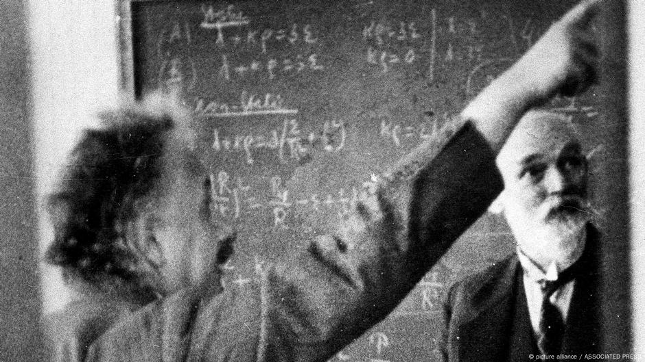 Was Hat Albert Einstein Erfunden Einfach Erklärt Was Hat Albert Einstein Erfunden, Das Ihn Berühmt Gemacht Hat