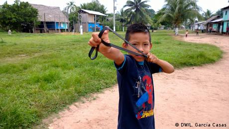 Peru Ucayali | Reportagebilder zum Amazonas Regenwald in Santa Clara de Uchunya