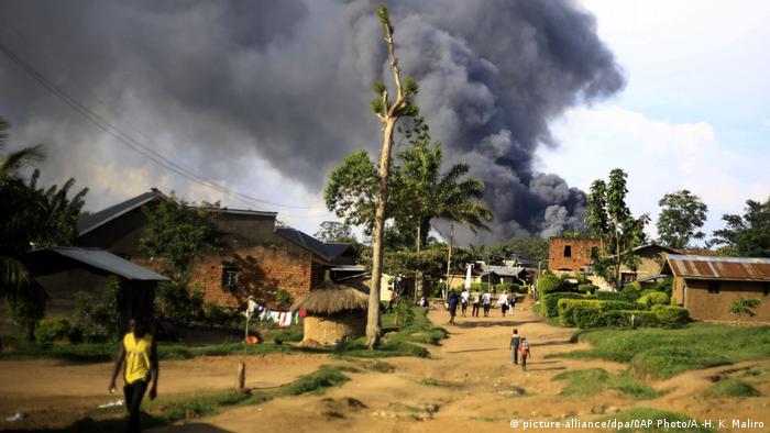 Congo Protesters Storm Un Base In Beni News Dw 25 11 19