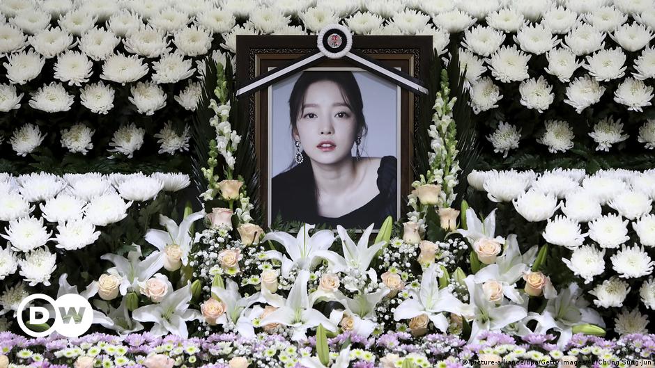 S Korea Celebrity Suicides Put Focus On Gender Inequality Dw 02112021