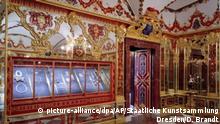 25.11.2019, Dresden: Die undatierte, am 25.11.2019 von der Staatlichen Kunstsammlung Dresden herausgegebene, Aufnahme zeigt den Schmucksaal des Grünen Gewölbes. In Dresdens Schatzkammer ist am frühen Morgen eingebrochen worden. Der Einbruch betrifft den historischen Teil der wertvollen Sammlung. (bestmögliche Qualität) Foto: David Brandt/Staatliche Kunstsammlungen Dresden/AP/dpa - ACHTUNG: Nur zur redaktionellen Verwendung und nur mit vollständiger Nennung des vorstehenden Credits +++ dpa-Bildfunk +++ |