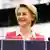 Uśmiechnięta Ursula von der Leyen w Parlamencie Europejskim