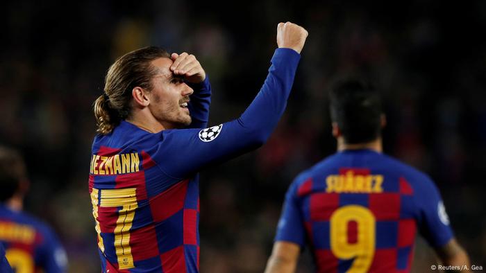 غريزمان يحتفل بعد التسجيل بقميص برشلونة في شباك دورتموند بدوري أبطال أوروبا (27/11/2019)