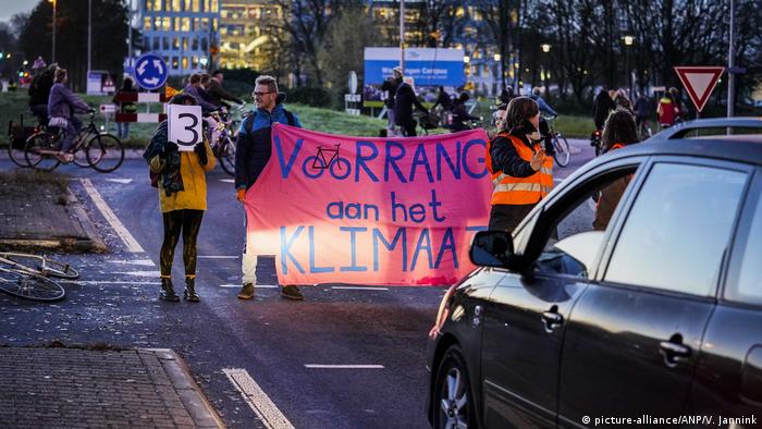 Niederlande Klimaprotest | Friday Climate Action Day (picture-alliance/ANP/V. Jannink)