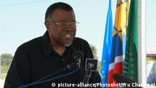 27.04.2018 (180427) -- WINDHOEK, April 27, 2018 () -- Namibia's President Hage Geingob makes a speech during a ceremony to officially open a road that was constructed by a Chinese company in Grootfontein, Namibia, April 27, 2018. Namibia's President Hage Geingob on Friday officially opened a road that was upgraded to bitumen standards by China Henan International Cooperation Group Co., Ltd. (CHICO). The Okamatapati-Grootfontein Road upgrade is a continuation of the bitumen road between Gobabis and Otjinene that was inaugurated by the then President Hifikepunye Pohamba in 2012. (/Wu Changwei) |