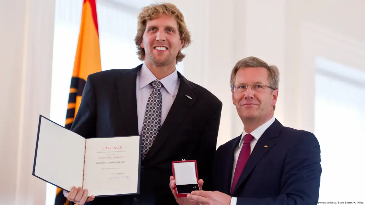 Dirk Nowitzki receives top German honor – DW – 12/04/2019