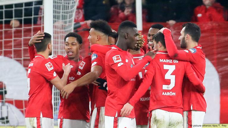 Bundesliga Matchday 13: In Pictures – DW – 12/02/2019